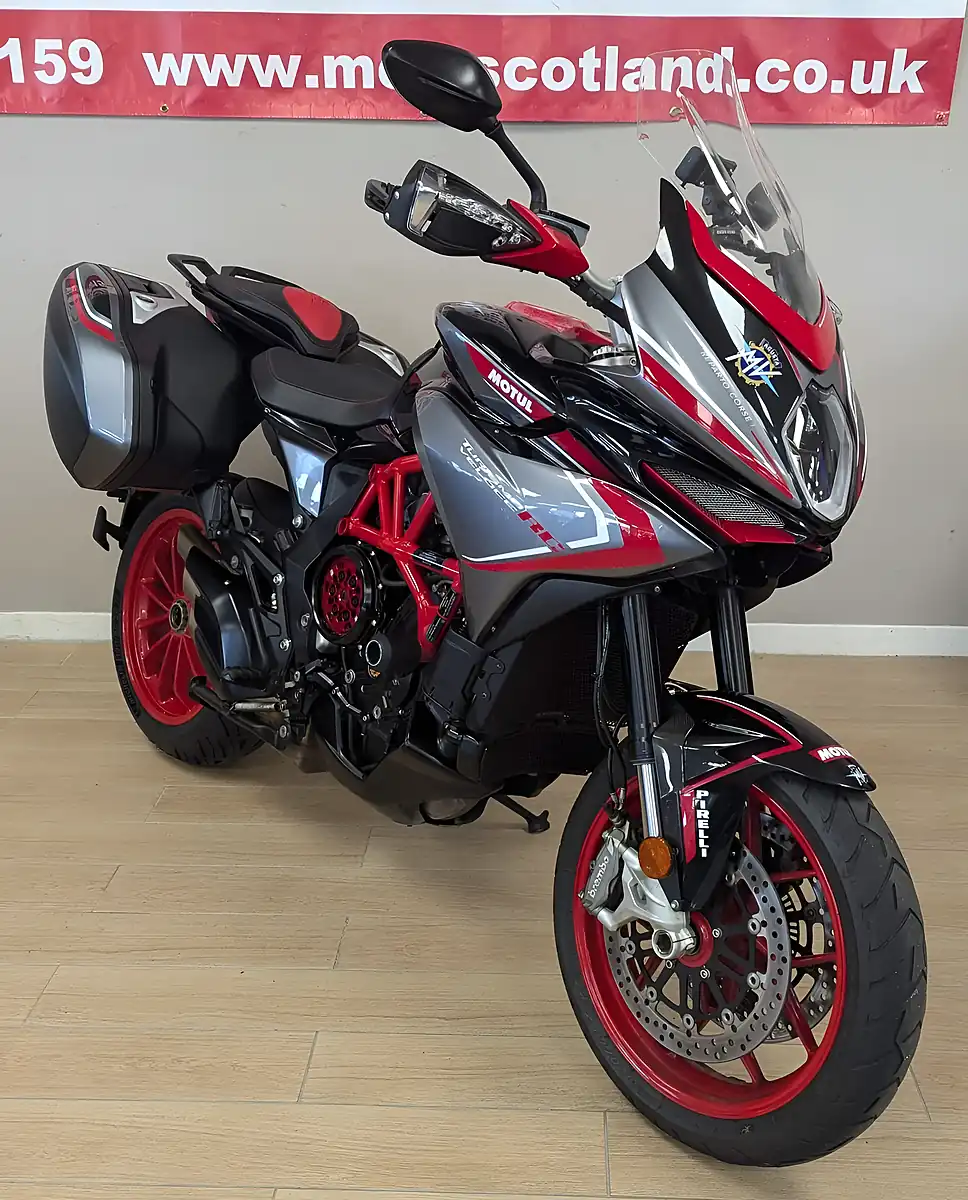 Used 2021 Mv Agusta Turismo Veloce 800 Veloce Rc Scs Red - Interior and Exterior details 5