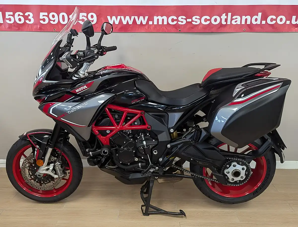 Used 2021 Mv Agusta Turismo Veloce 800 Veloce Rc Scs Red - Interior and Exterior details 8