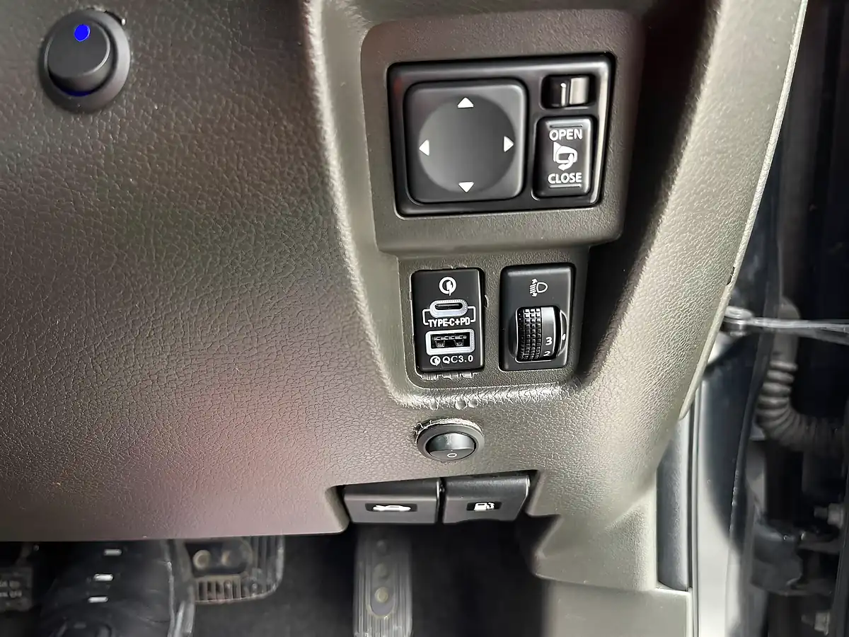 Used 2021 Nissan Cube 5dr Black - Interior and Exterior details 13