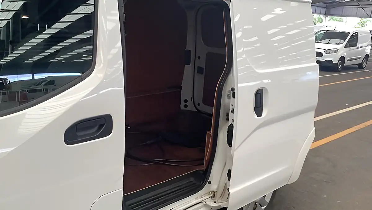 Used 2021 Nissan e-NV200 Acenta White - Interior and Exterior details 15