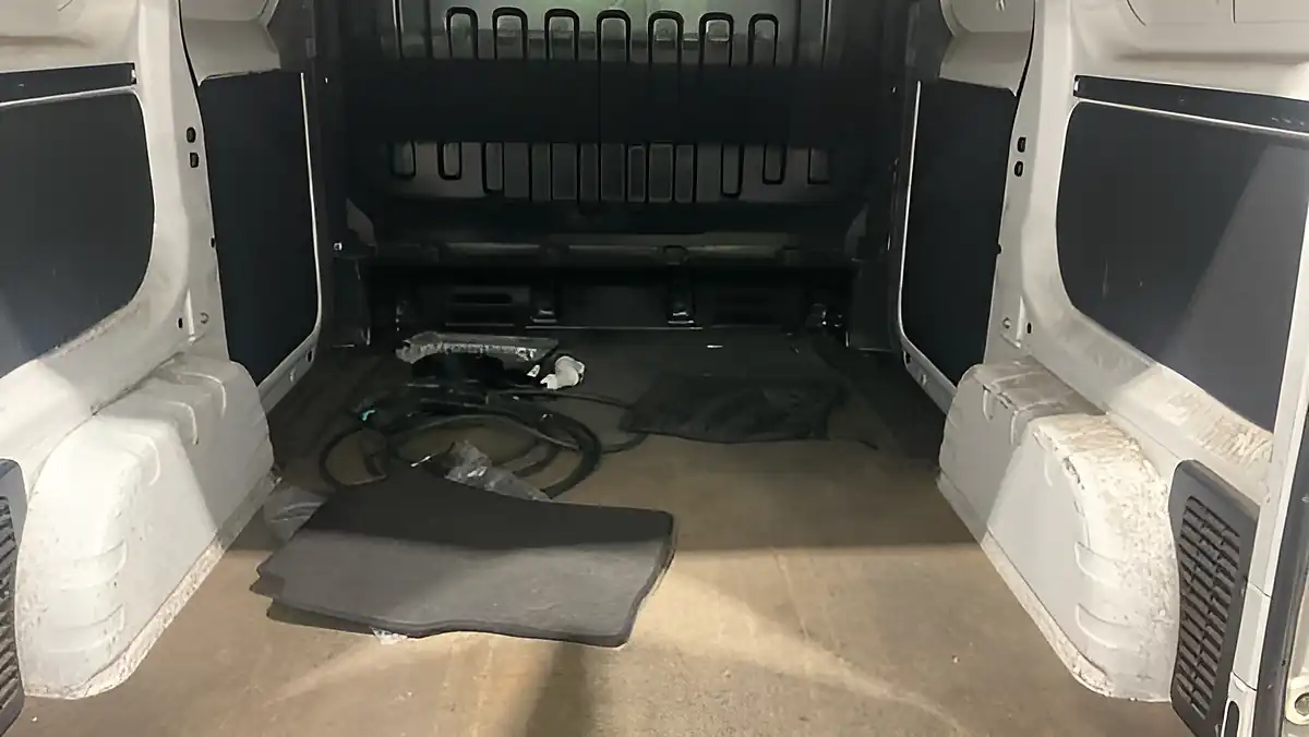 Used 2021 Nissan e-NV200 Acenta White - Interior and Exterior details 10