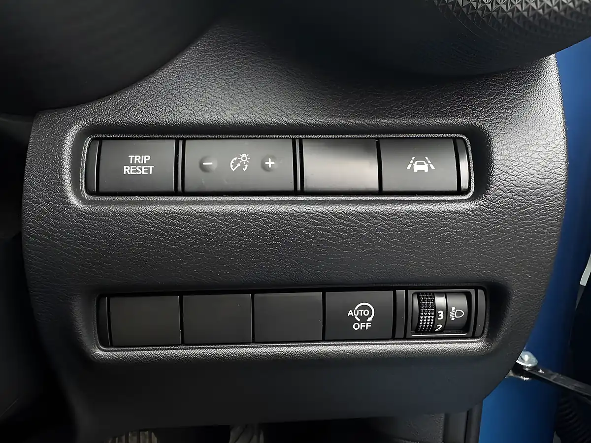 Used 2021 Nissan Juke Acenta Blue - Interior and Exterior details 10