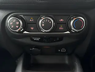 Used 2021 Nissan Juke Acenta Blue - Interior and Exterior details 9