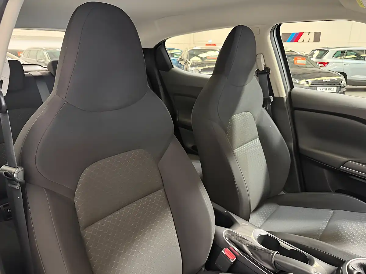 Used 2021 Nissan Juke Acenta Silver - Interior and Exterior details 12