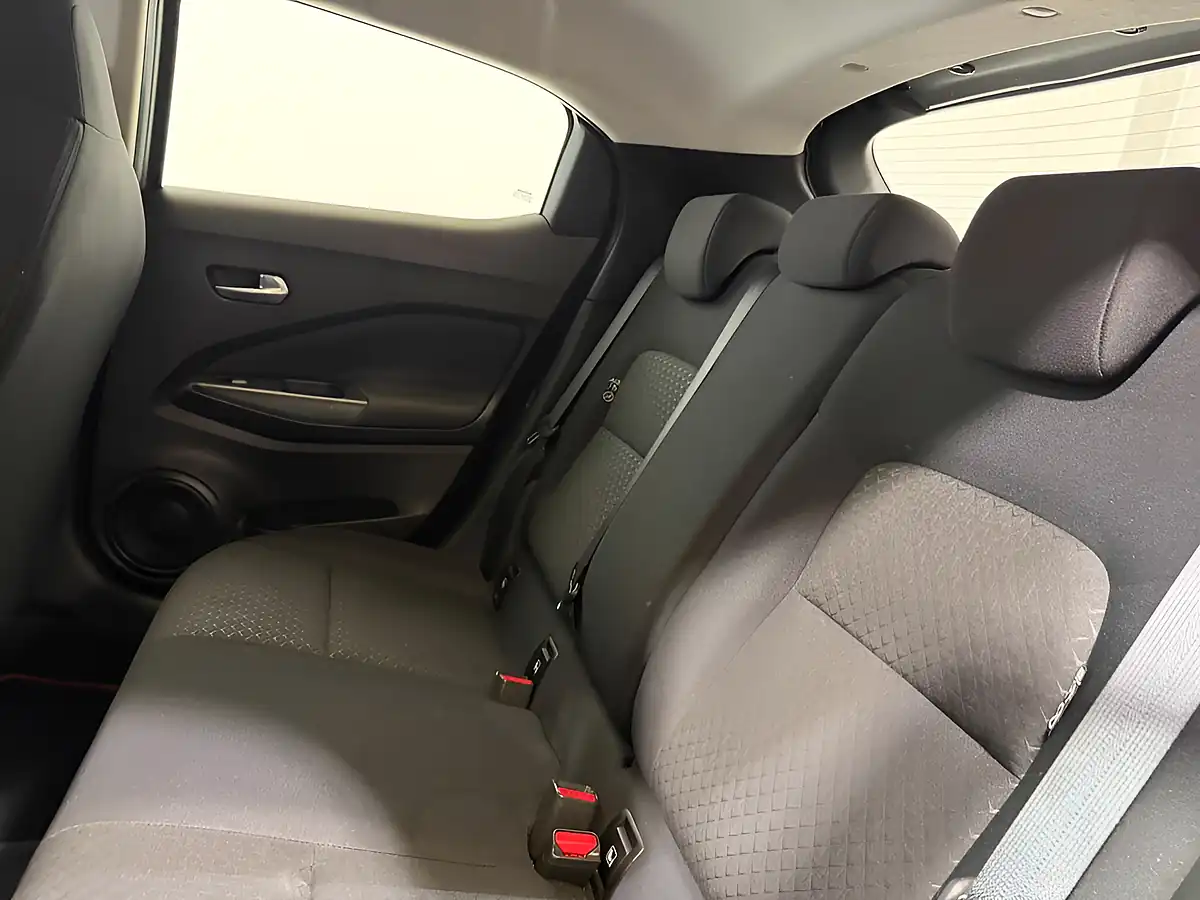 Used 2021 Nissan Juke Acenta Silver - Interior and Exterior details 14