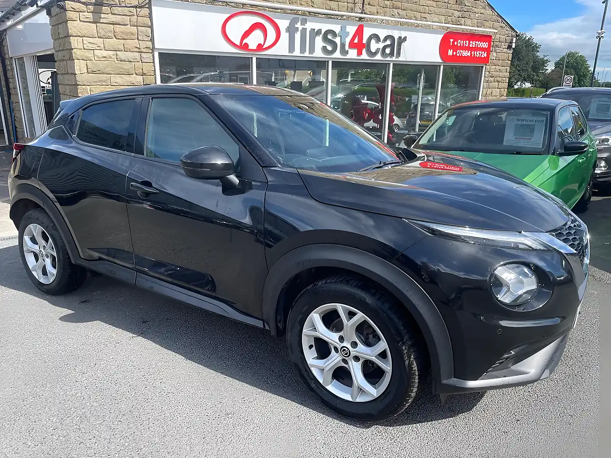 Used 2021 Nissan Juke N-Connecta Black - Front View