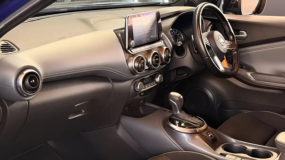 Used 2021 Nissan Juke N-Connecta Deep Purple Blue Metallic - Interior and Exterior details 17