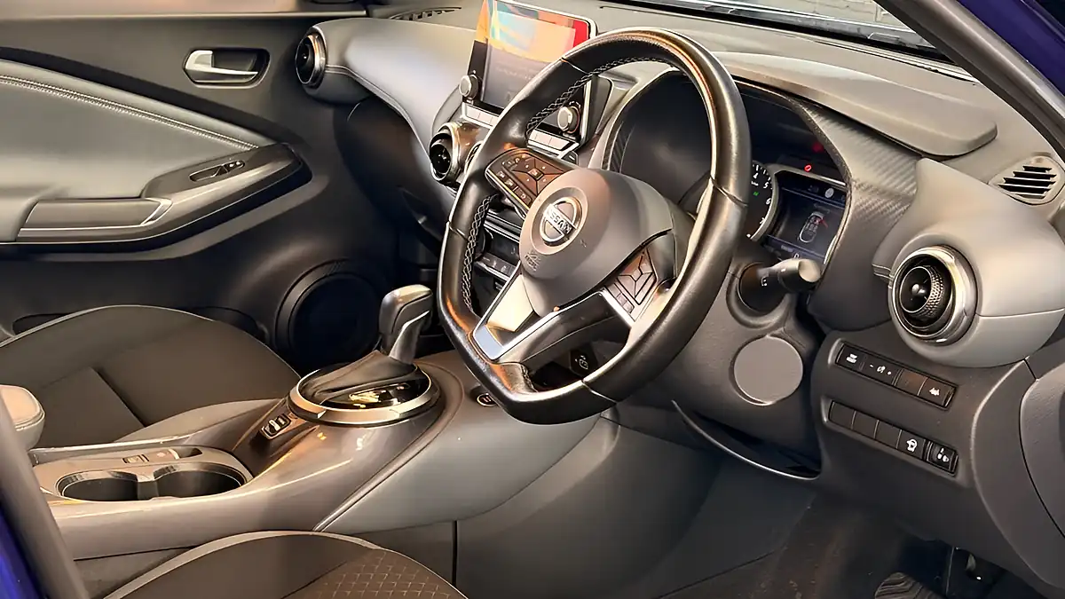 Used 2021 Nissan Juke N-Connecta Deep Purple Blue Metallic - Interior and Exterior details 2