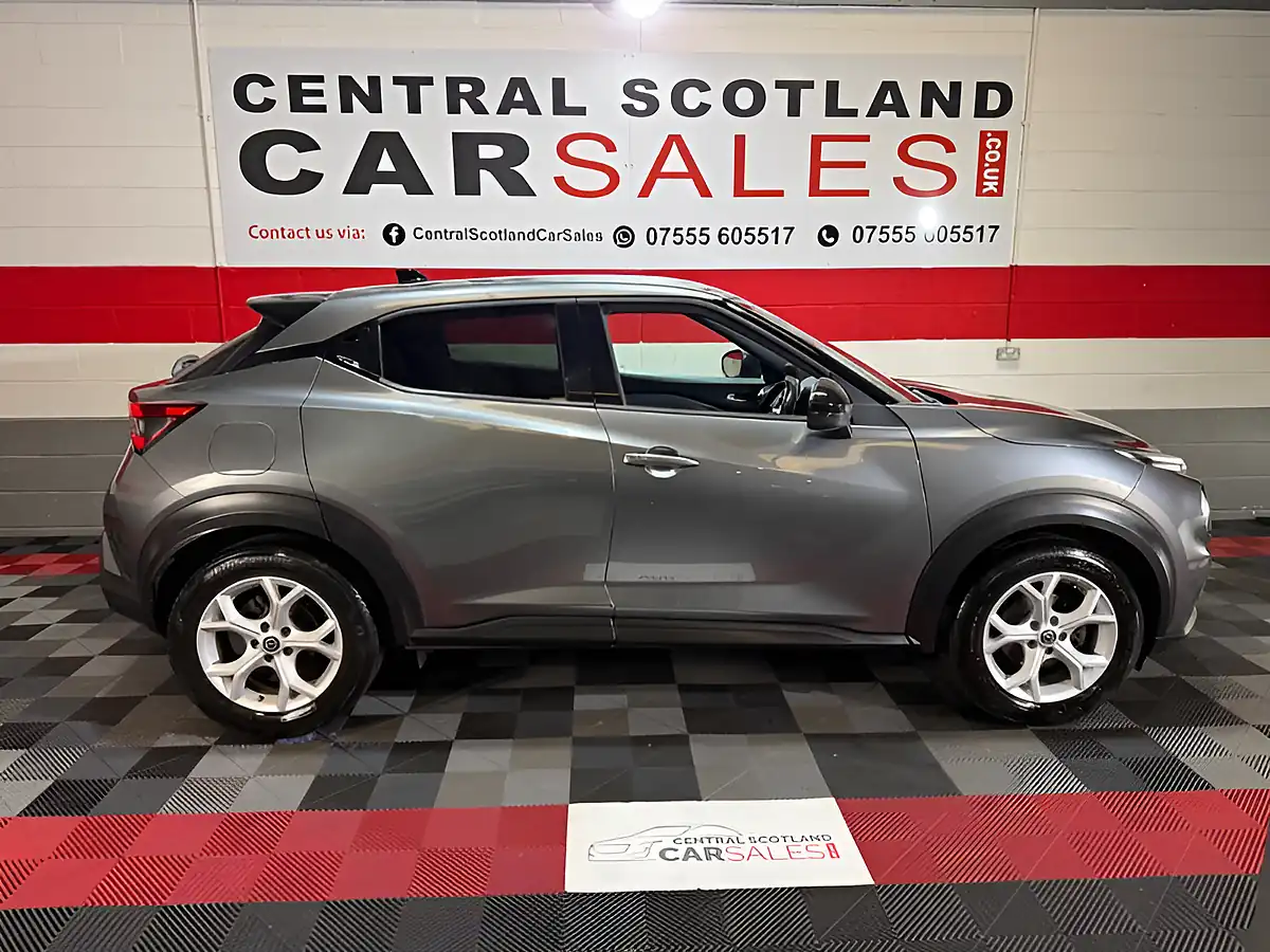 Used 2021 Nissan Juke N-Connecta Grey - Interior and Exterior details 10