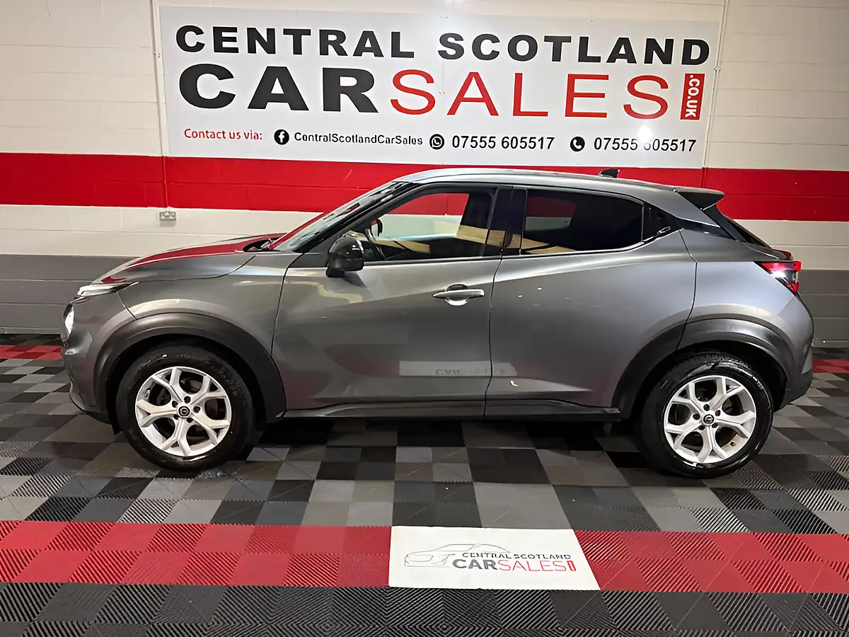 Used 2021 Nissan Juke N-Connecta Grey - Interior and Exterior details 4
