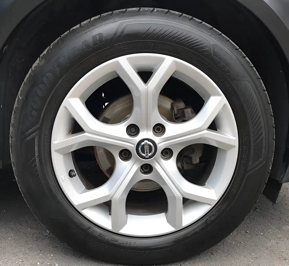 Used 2021 Nissan Juke N-Connecta Vivid Blue - Interior and Exterior details 10