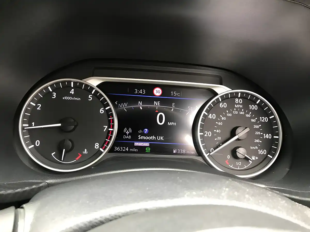 Used 2021 Nissan Juke N-Connecta Vivid Blue - Interior and Exterior details 11