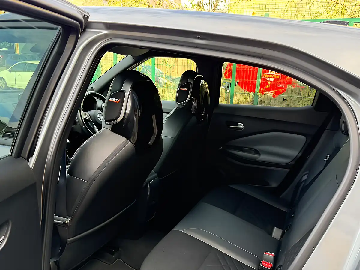 Used 2021 Nissan Juke Tekna Grey - Interior and Exterior details 14