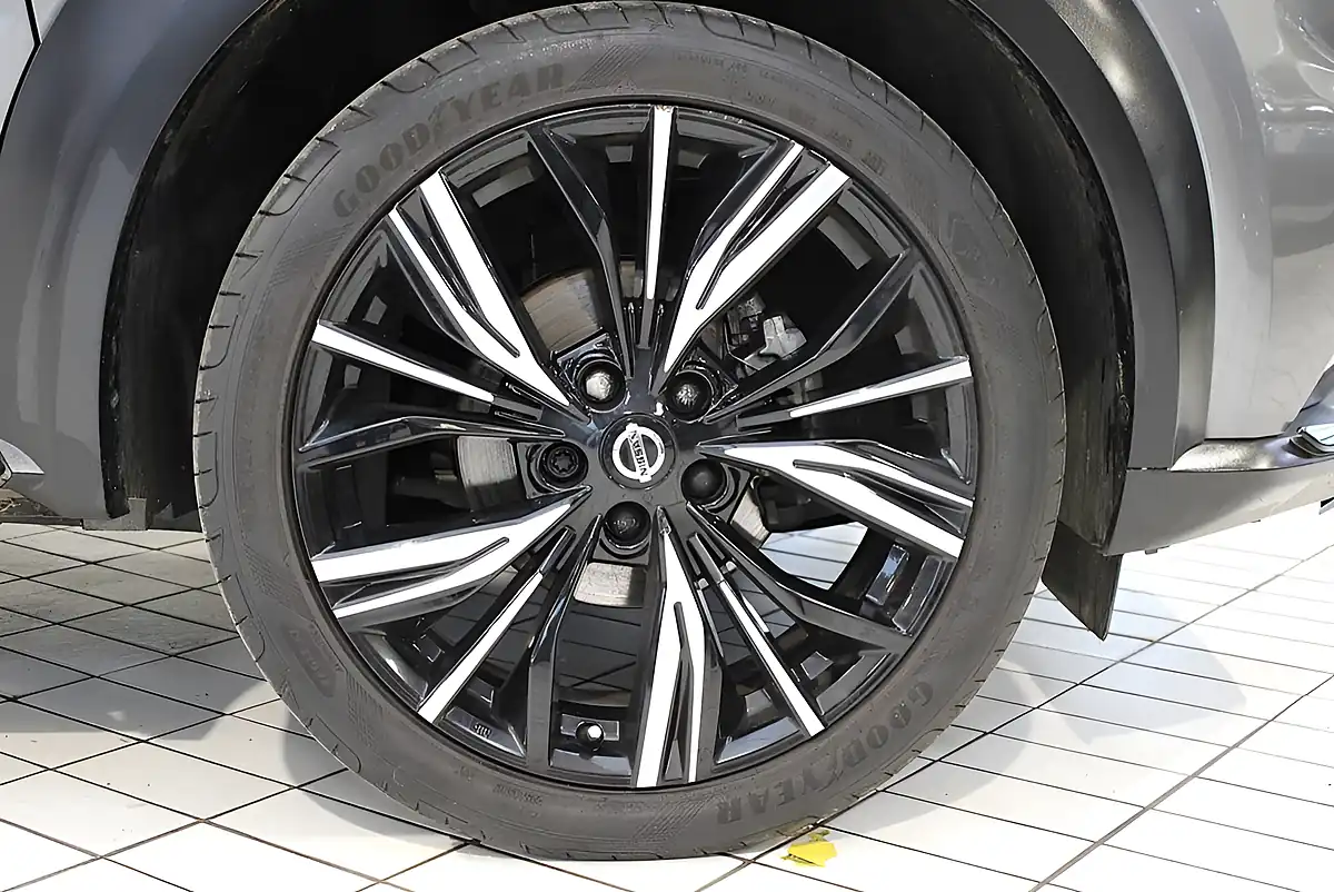 Used 2021 Nissan Juke Tekna+ Grey - Interior and Exterior details 12