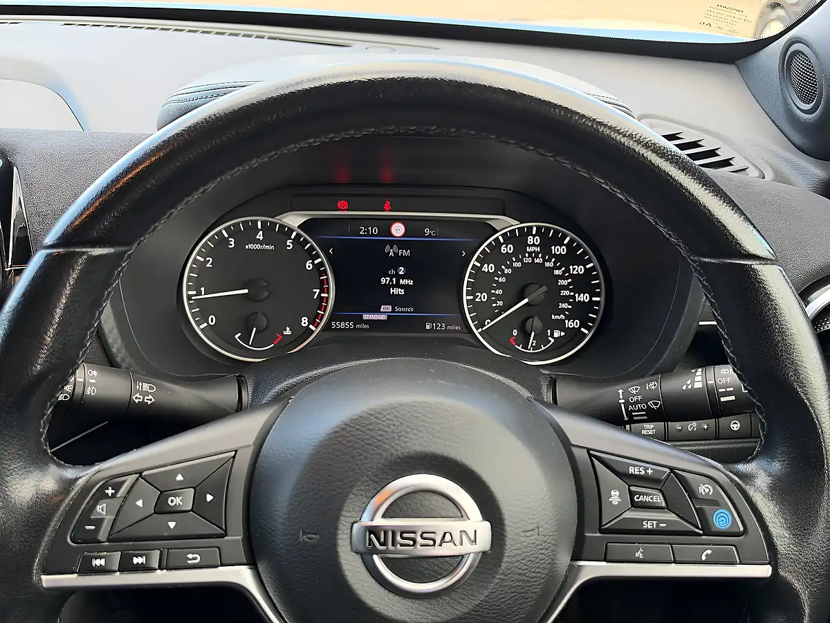 Used 2021 Nissan Juke Tekna+ Grey Metallic - Interior and Exterior details 11