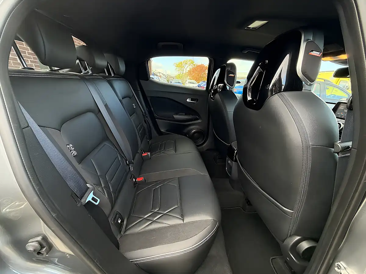 Used 2021 Nissan Juke Tekna+ Grey Metallic - Interior and Exterior details 4