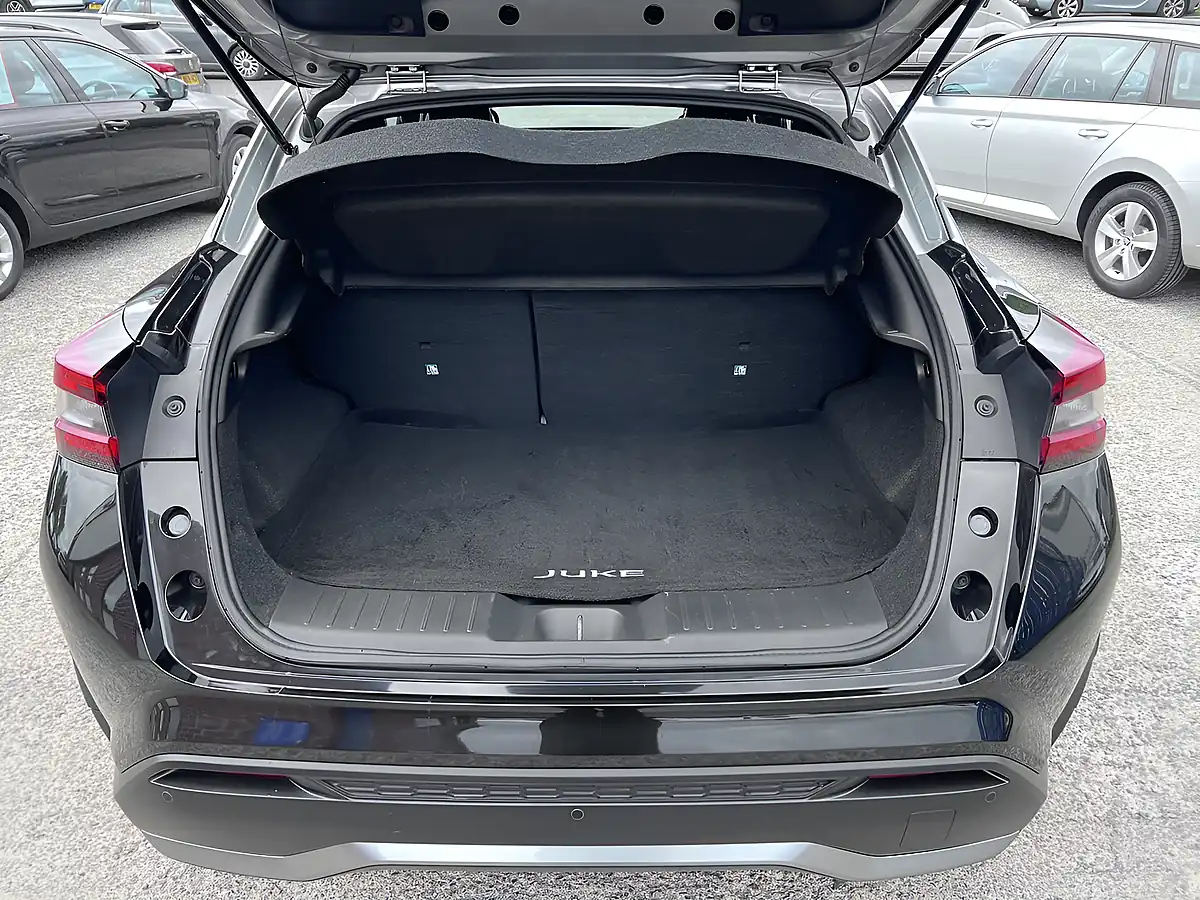 Used 2021 Nissan Juke Tekna+ Pearl Black Met - Interior and Exterior details 17