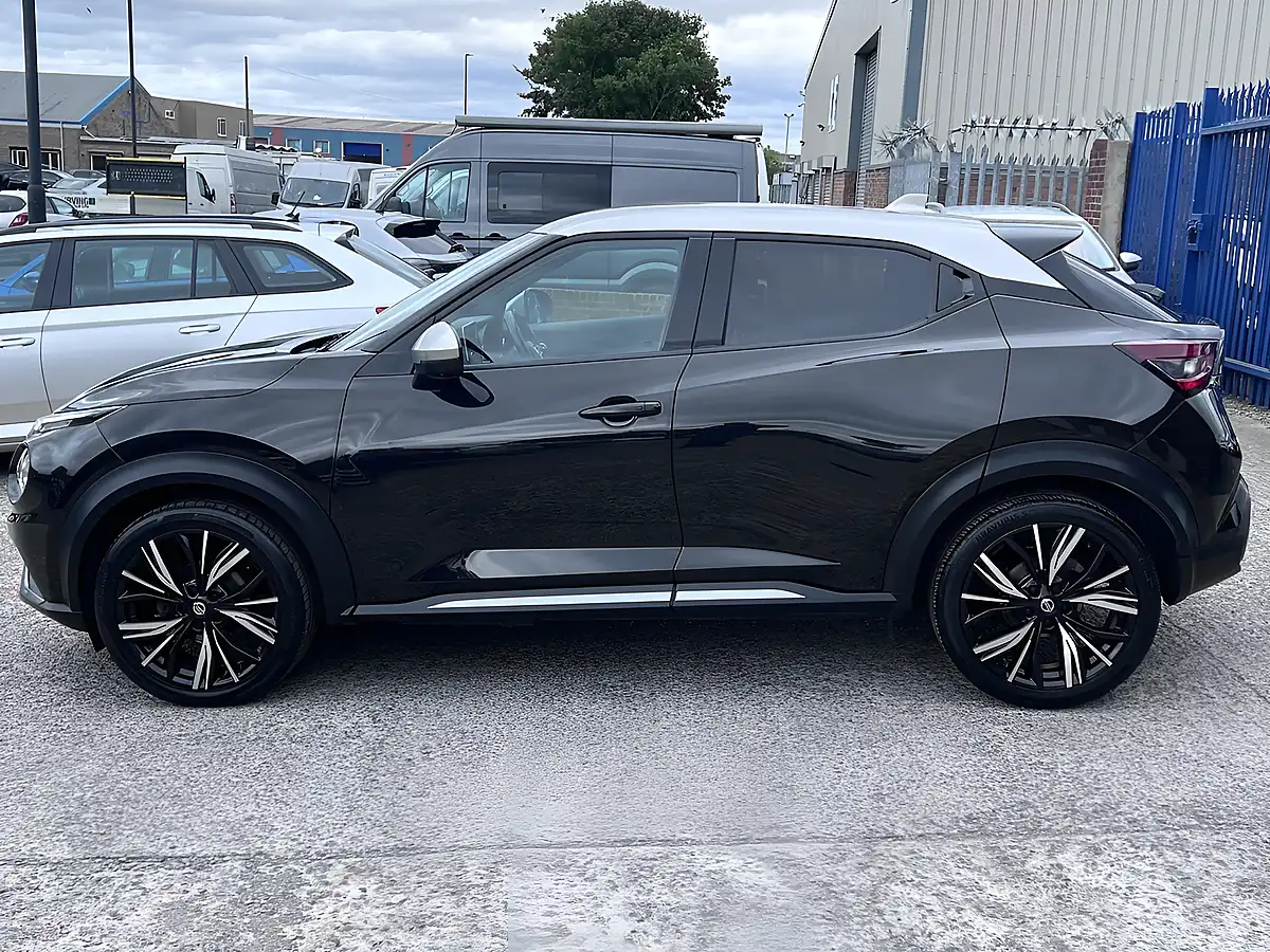 Used 2021 Nissan Juke Tekna+ Pearl Black Met - Interior and Exterior details 9