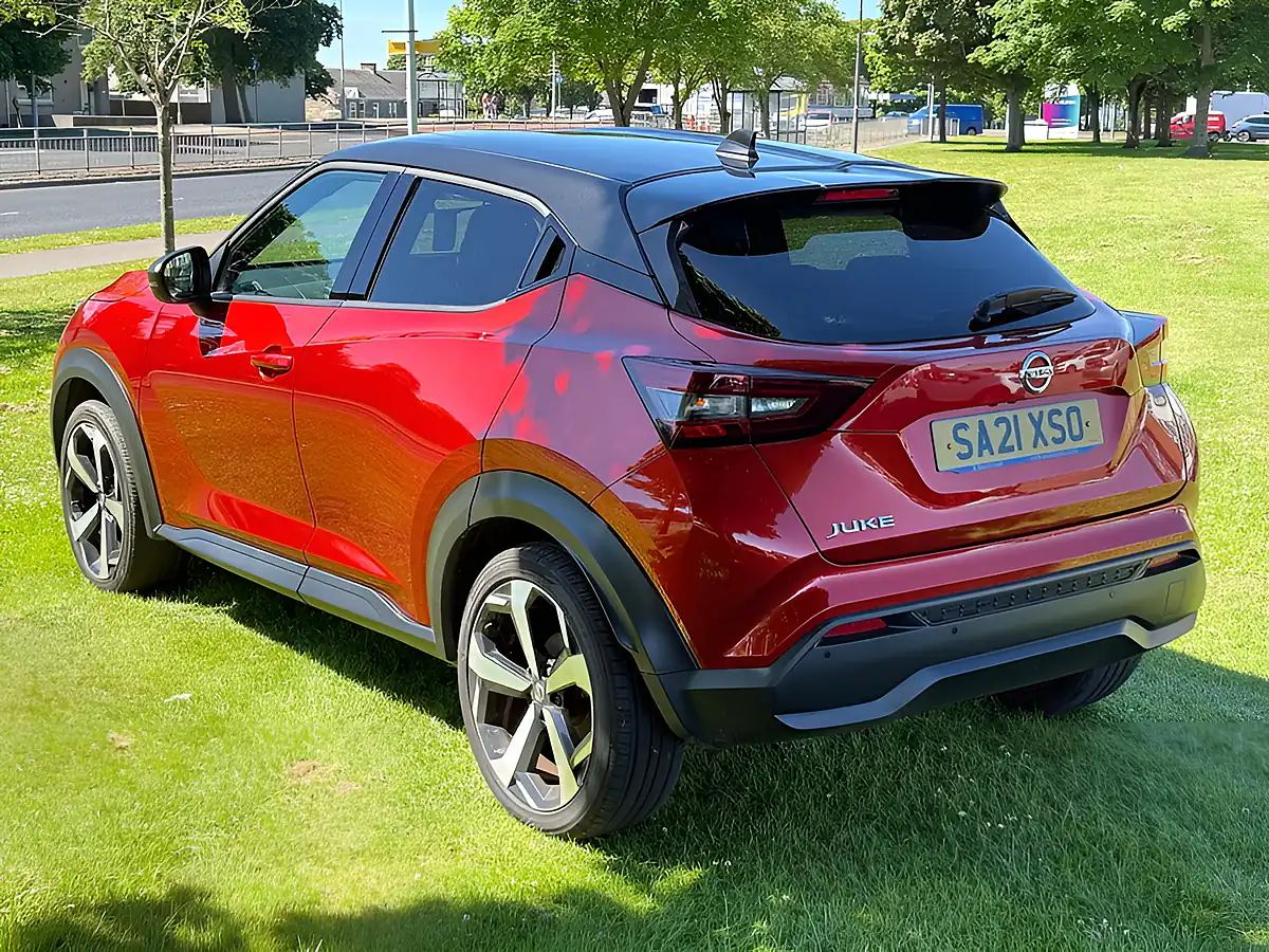Used 2021 Nissan Juke Tekna Red - Interior and Exterior details 4