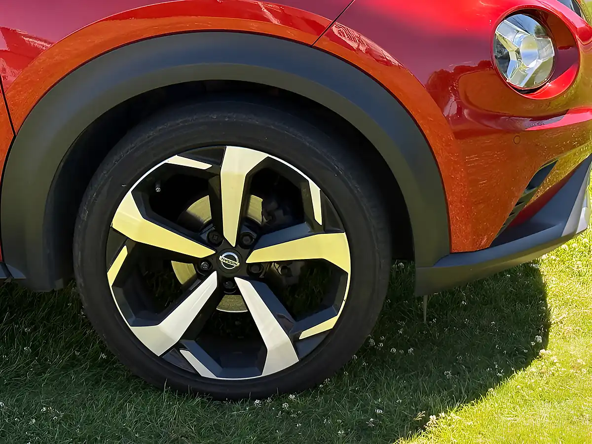 Used 2021 Nissan Juke Tekna Red - Interior and Exterior details 7