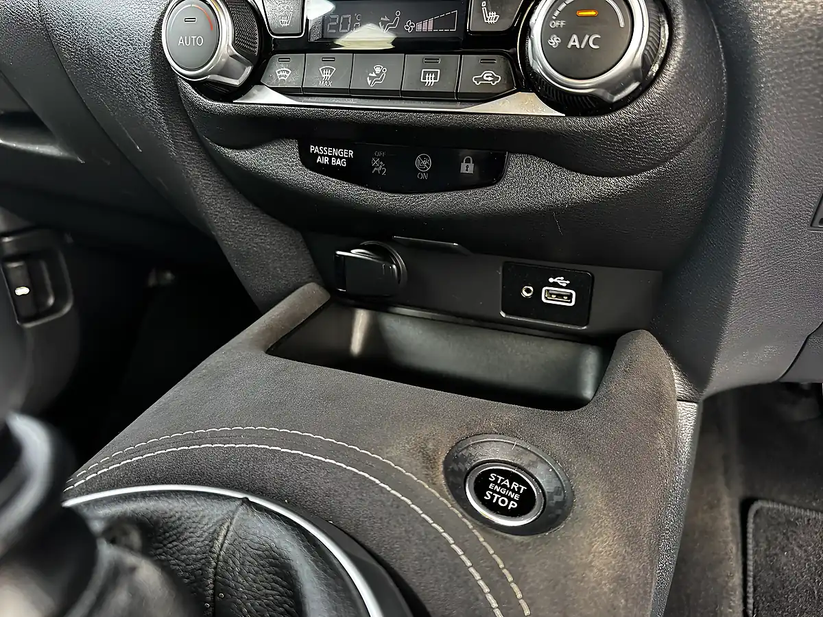 Used 2021 Nissan Juke Tekna+ Red Metallic - Interior and Exterior details 9