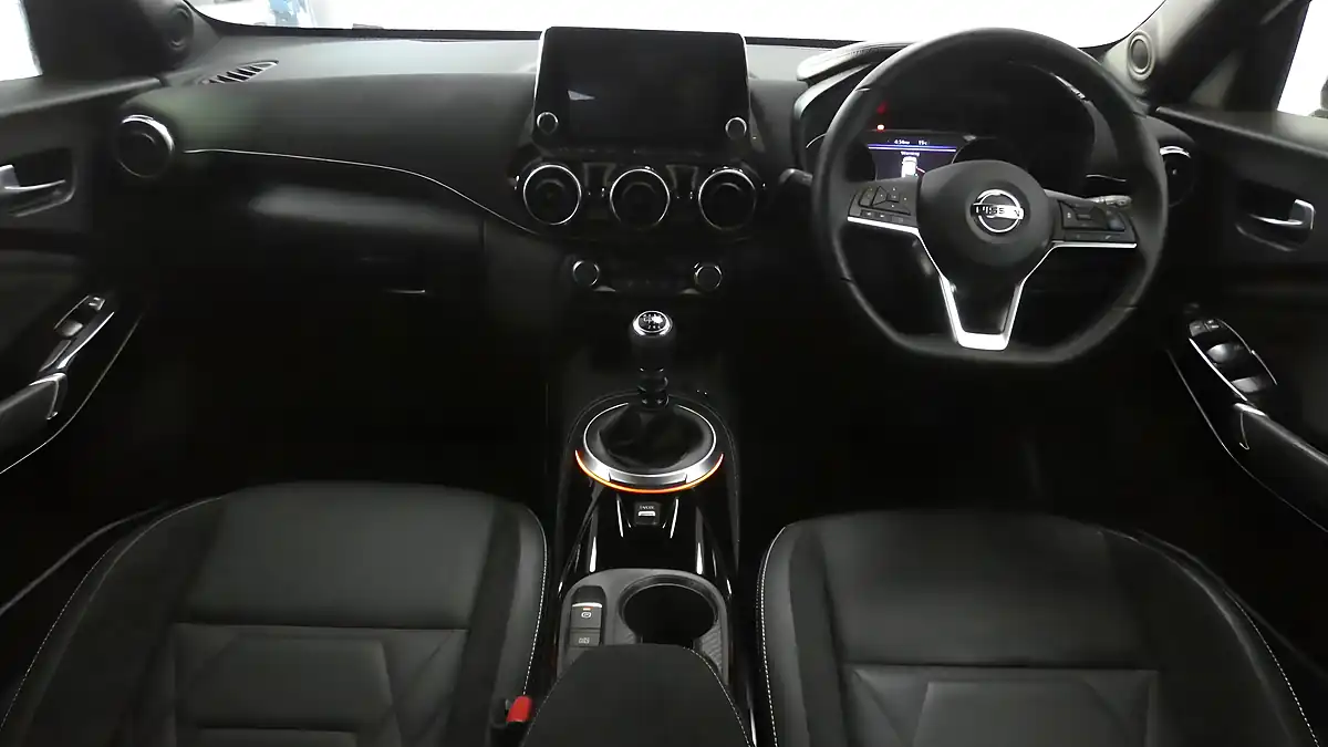 Used 2021 Nissan Juke Tekna+ White - Interior and Exterior details 5