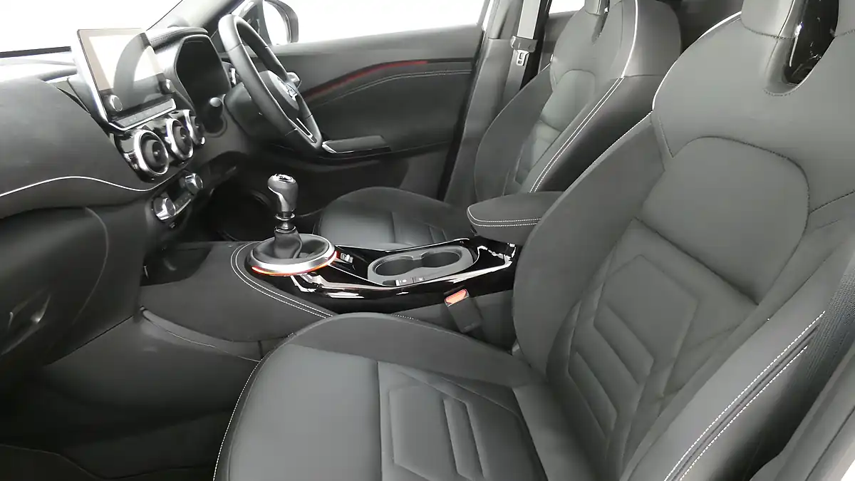 Used 2021 Nissan Juke Tekna+ White - Interior and Exterior details 7