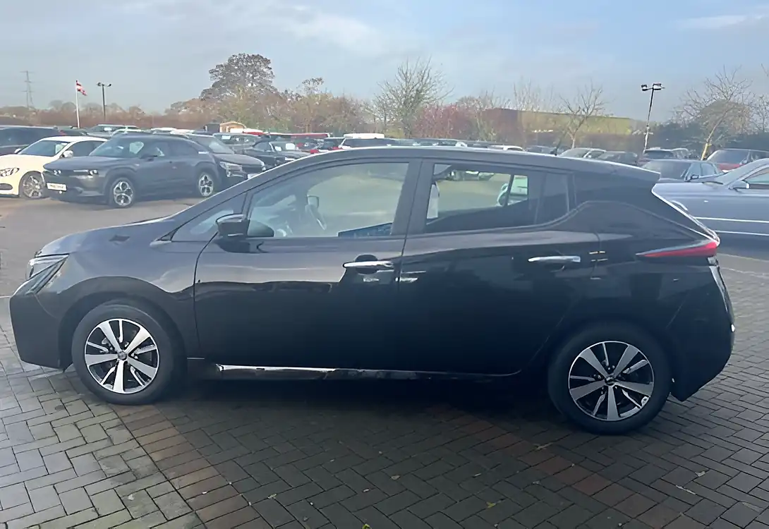 Used 2021 Nissan Leaf Acenta Black - Interior and Exterior details 10