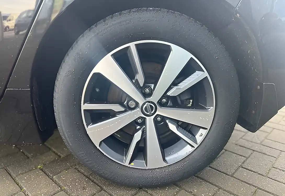 Used 2021 Nissan Leaf Acenta Black - Interior and Exterior details 12