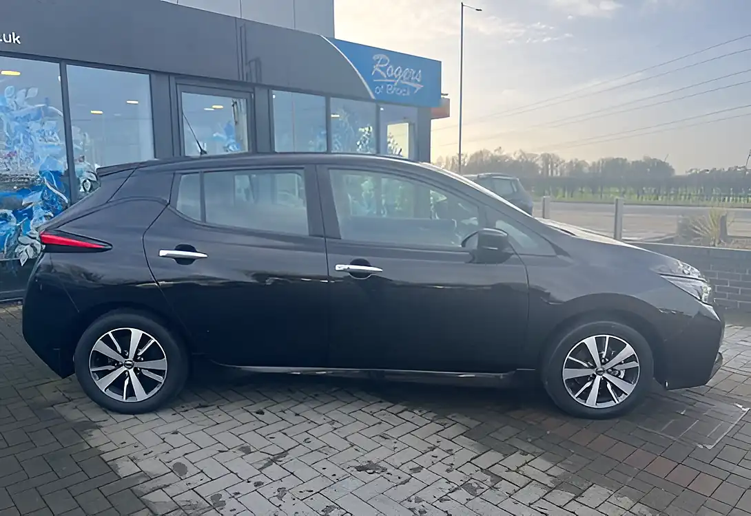 Used 2021 Nissan Leaf Acenta Black - Interior and Exterior details 6