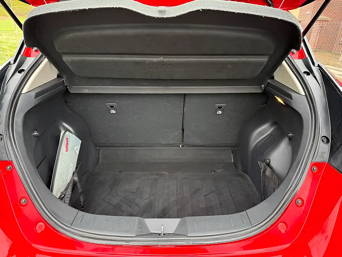 Used 2021 Nissan Leaf Acenta Flame Red - Interior and Exterior details 12