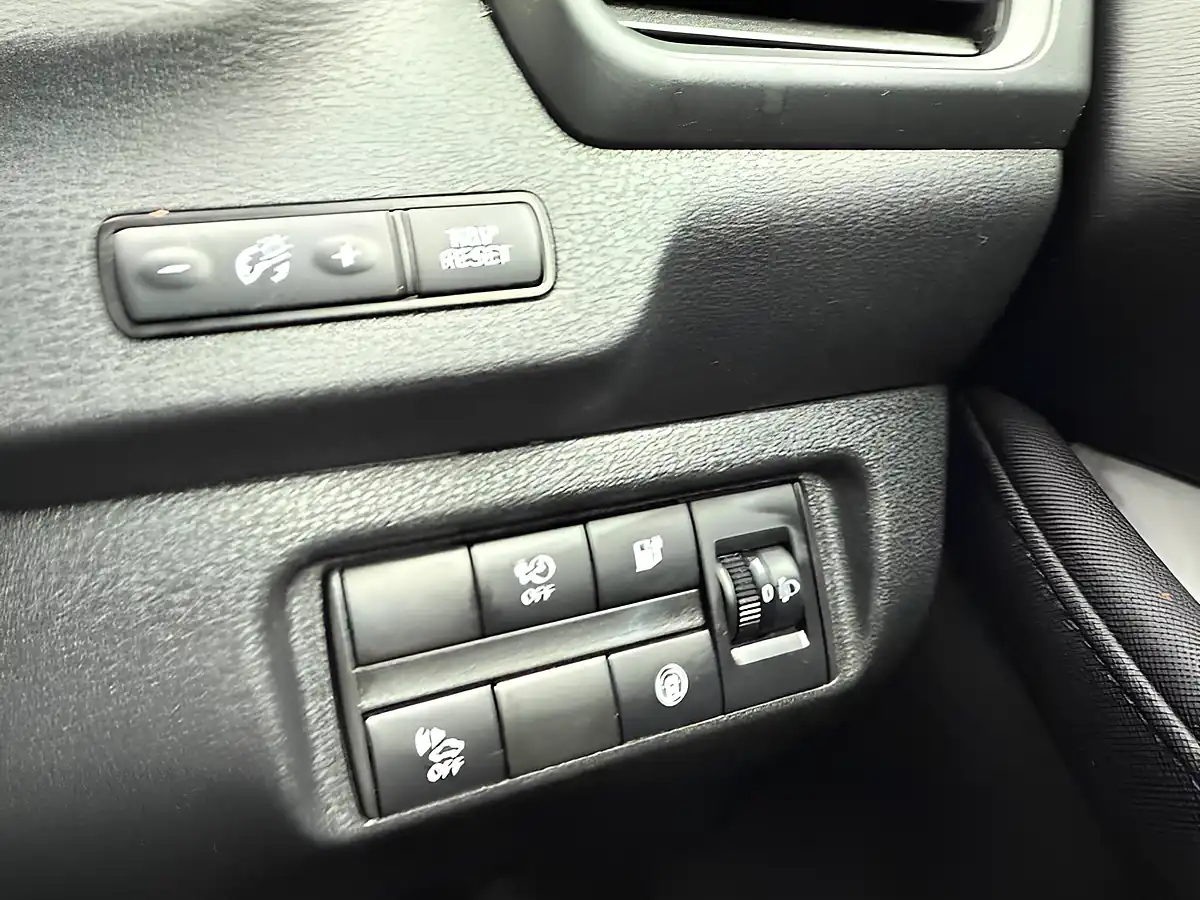 Used 2021 Nissan Leaf Acenta Flame Red - Interior and Exterior details 19