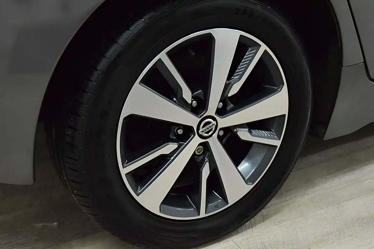 Used 2021 Nissan Leaf Acenta Grey - Interior and Exterior details 8