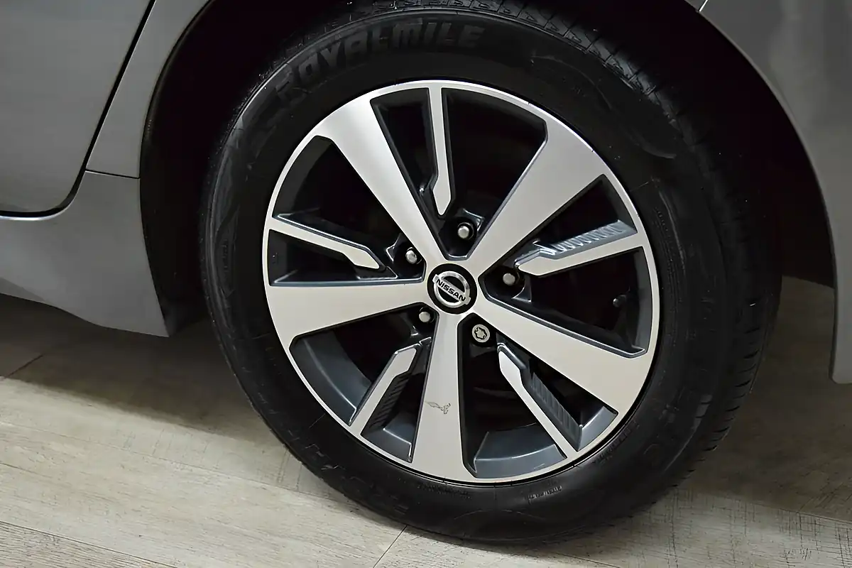 Used 2021 Nissan Leaf Acenta Grey - Interior and Exterior details 9