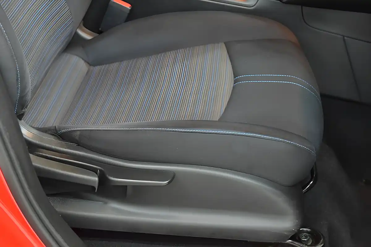 Used 2021 Nissan Leaf Acenta Red - Interior and Exterior details 8
