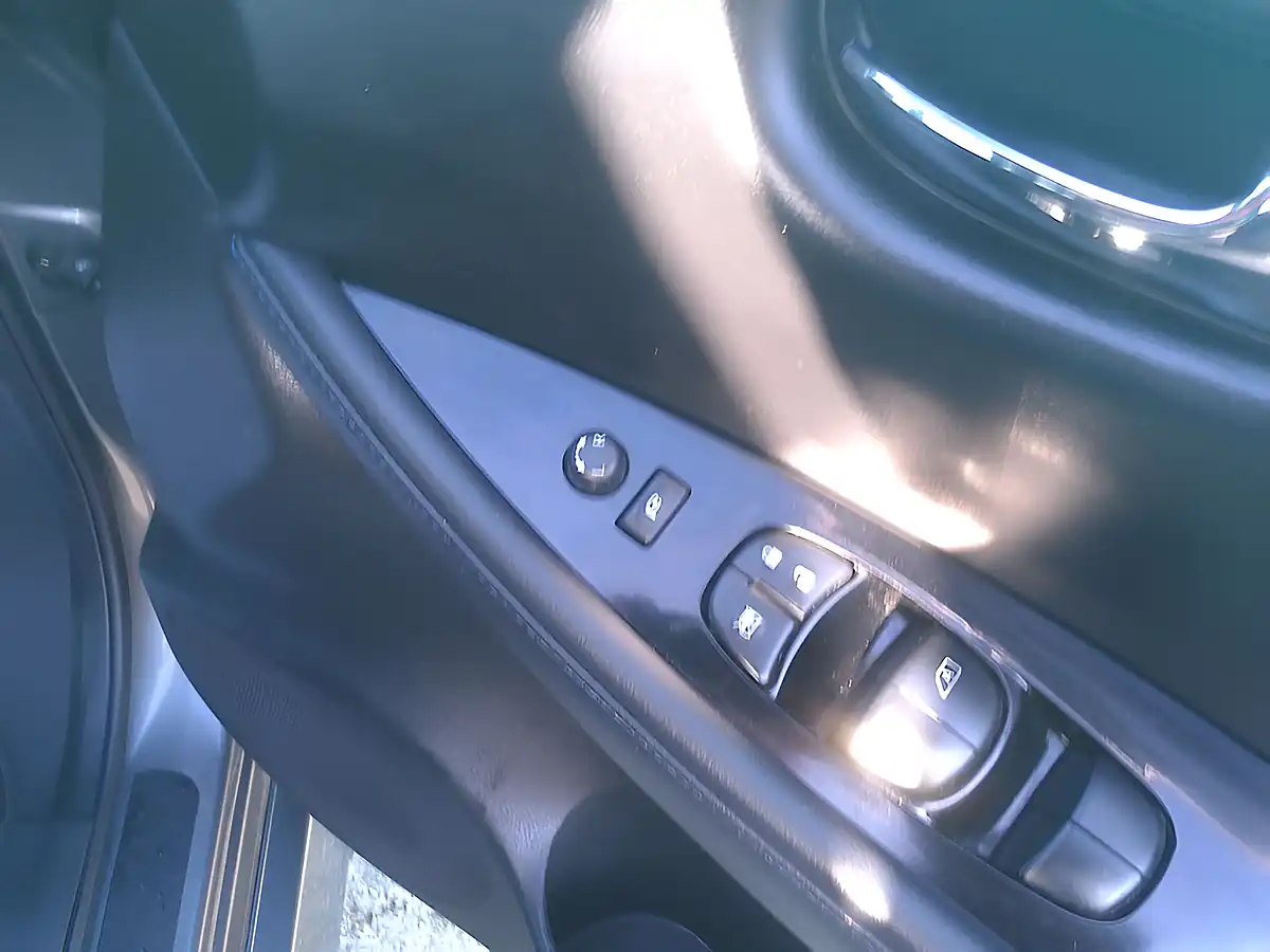 Used 2021 Nissan Leaf N-Connecta Grey - Interior and Exterior details 16