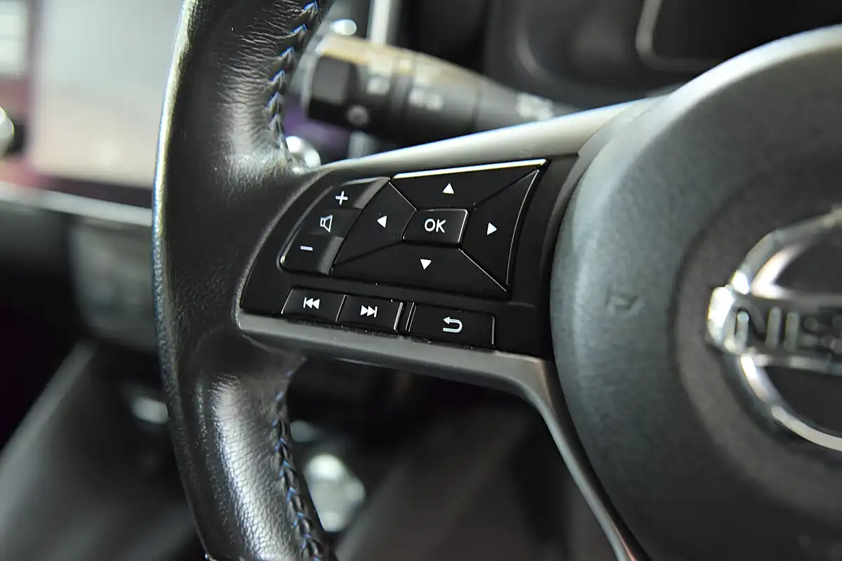 Used 2021 Nissan Leaf Tekna Black - Interior and Exterior details 11