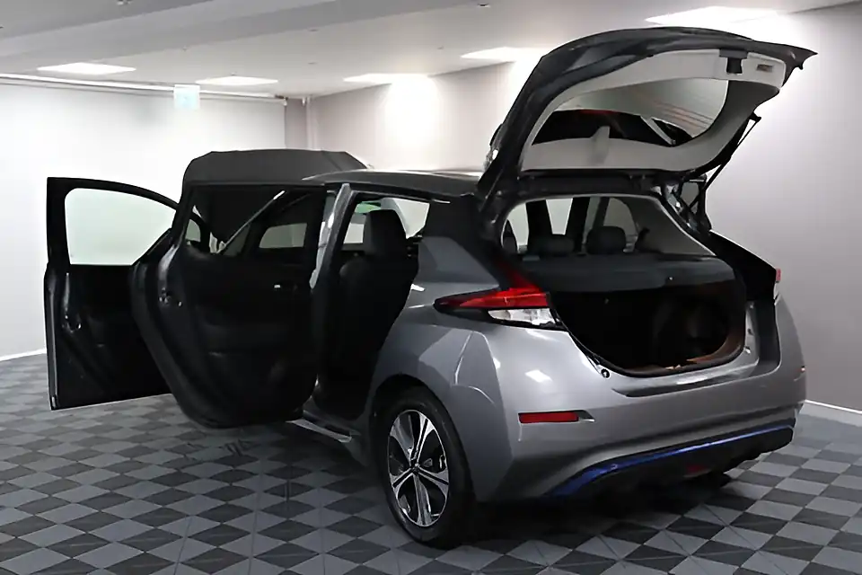 Used 2021 Nissan Leaf Tekna Grey - Interior and Exterior details 12