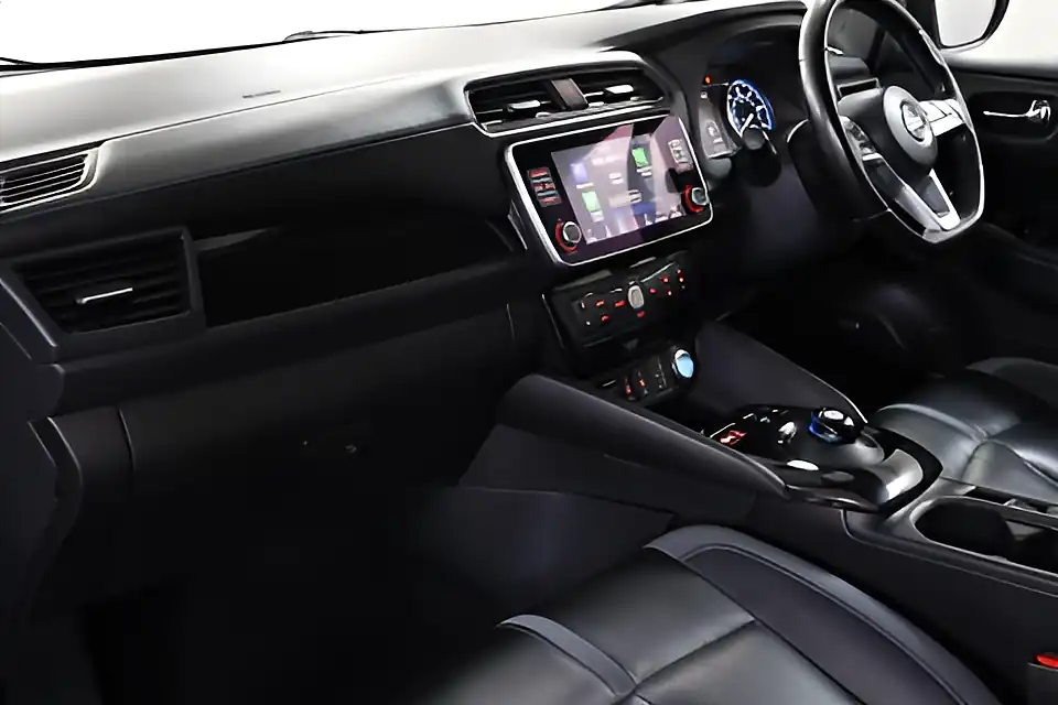 Used 2021 Nissan Leaf Tekna Grey - Interior and Exterior details 17