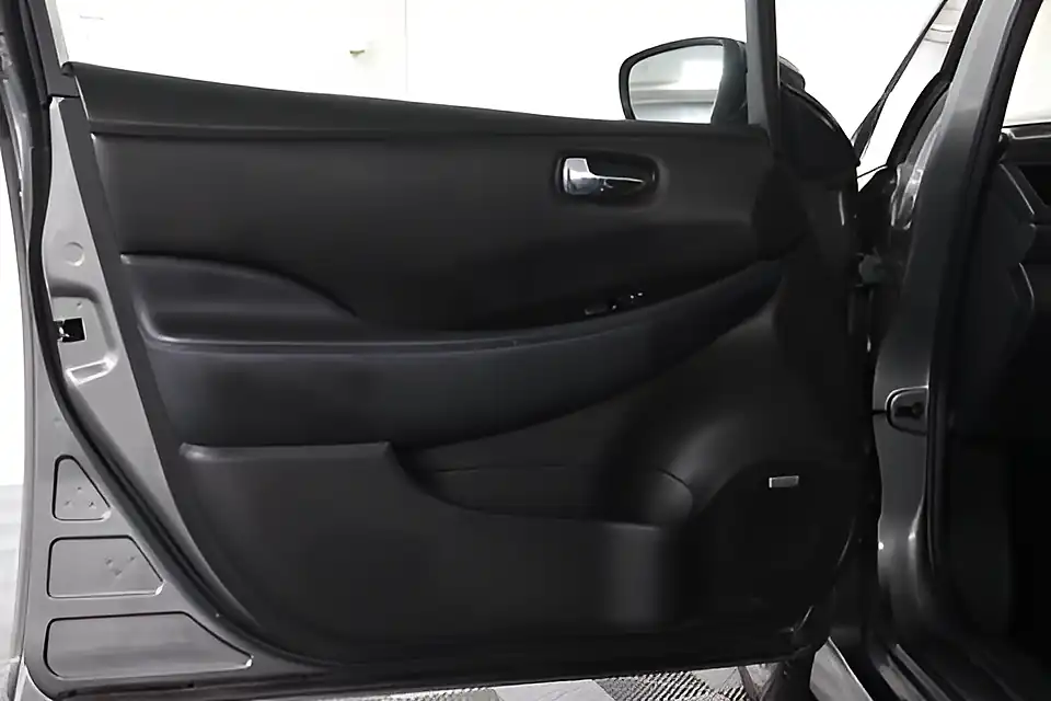 Used 2021 Nissan Leaf Tekna Grey - Interior and Exterior details 19
