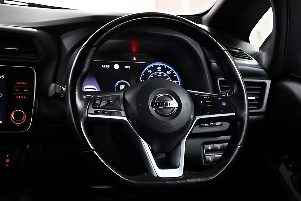 Used 2021 Nissan Leaf Tekna Grey - Interior and Exterior details 20