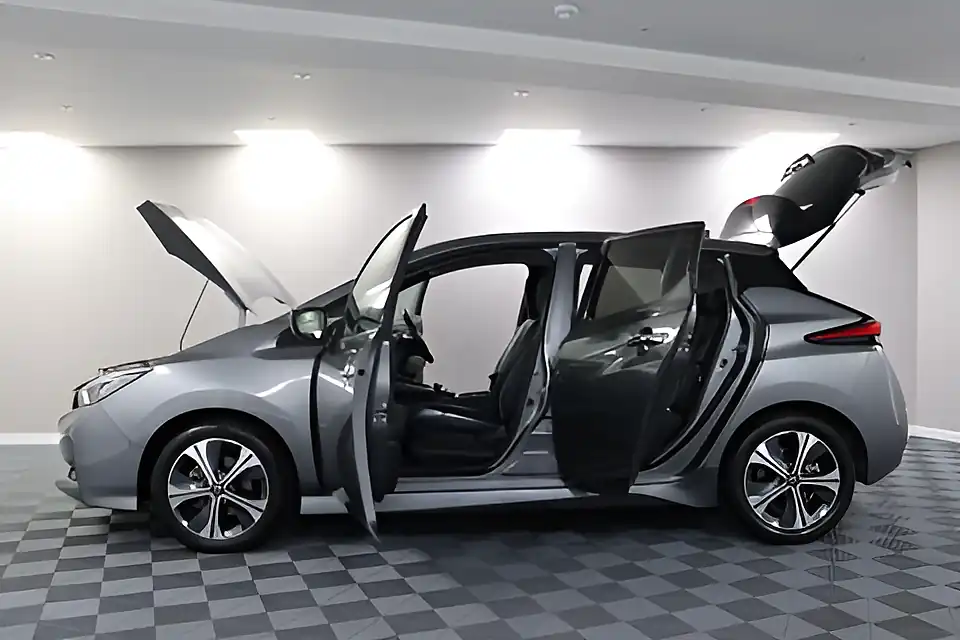 Used 2021 Nissan Leaf Tekna Grey - Interior and Exterior details 4