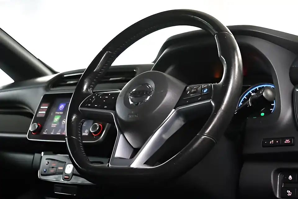 Used 2021 Nissan Leaf Tekna Grey - Interior and Exterior details 9