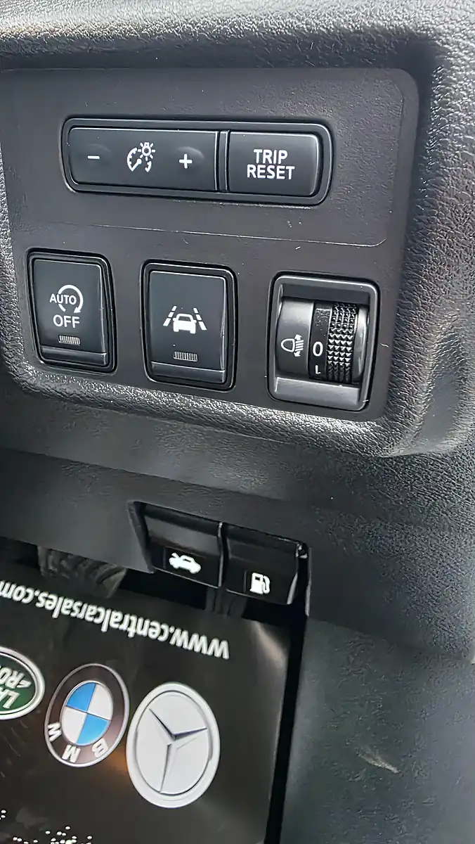 Used 2021 Nissan Micra Acenta Xtron White - Interior and Exterior details 14