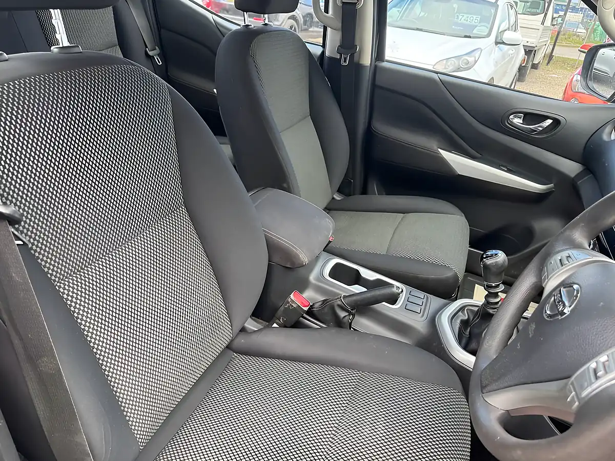 Used 2021 Nissan Navara Acenta Black - Interior and Exterior details 17