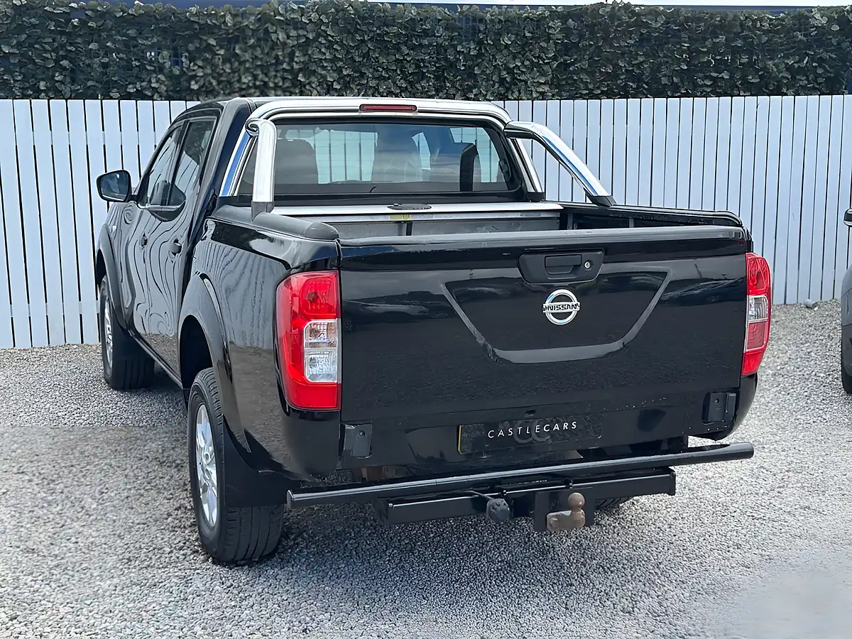 Used 2021 Nissan Navara Acenta Black - Interior and Exterior details 4