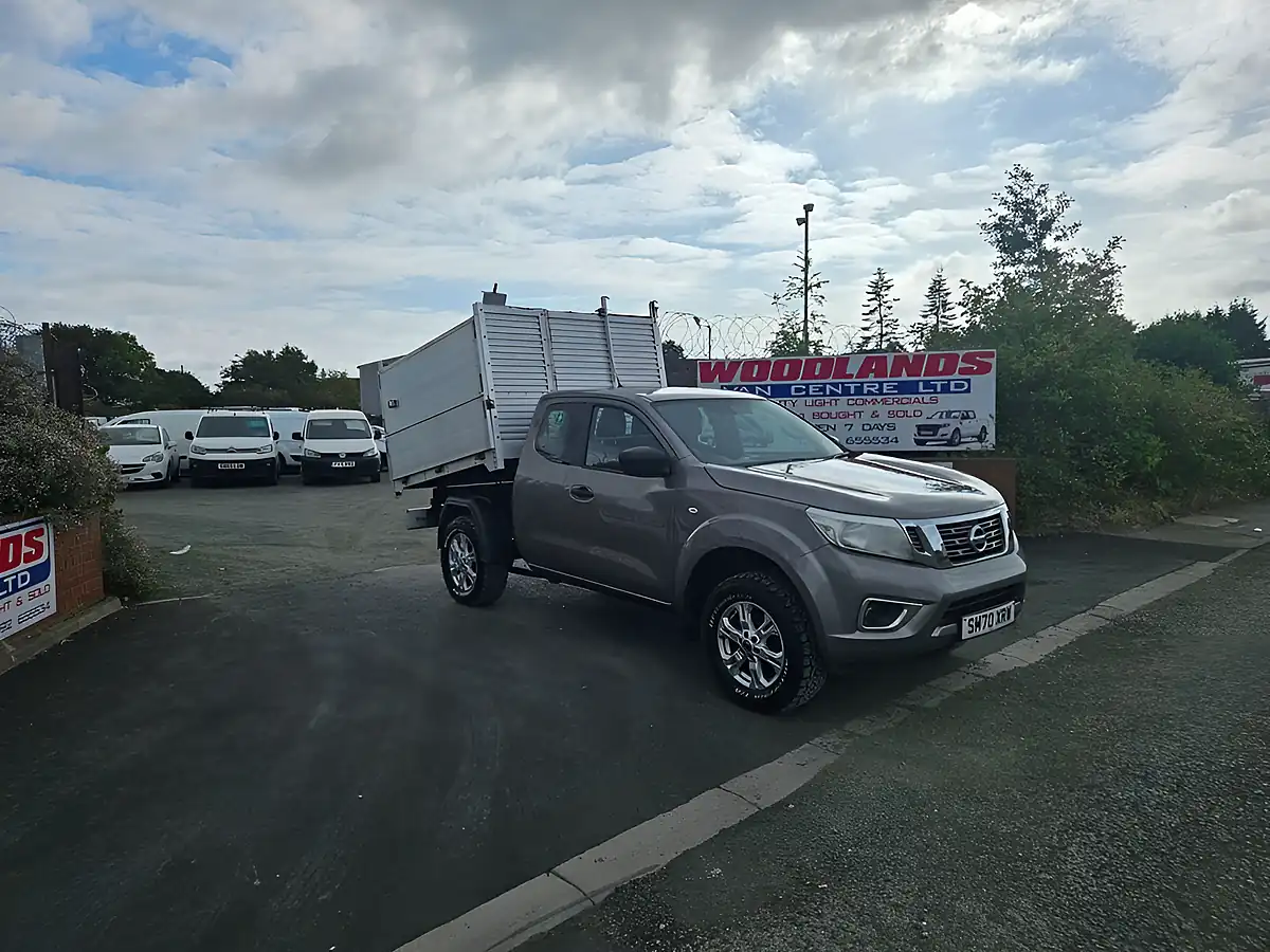 Used 2021 Nissan Navara Acenta Grey - Front View