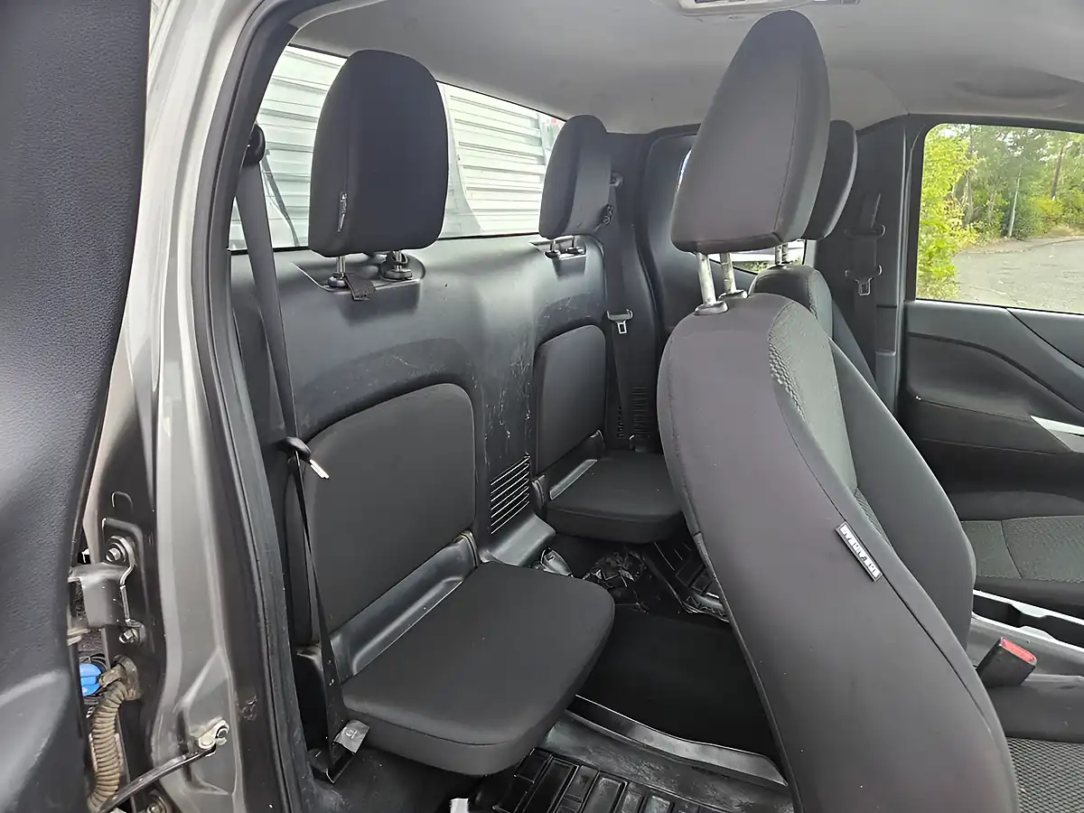 Used 2021 Nissan Navara Acenta Grey - Interior and Exterior details 10
