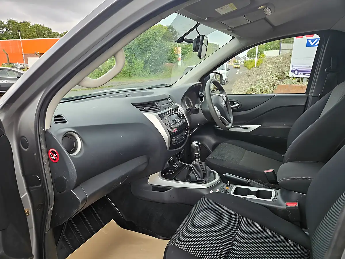 Used 2021 Nissan Navara Acenta Grey - Interior and Exterior details 11