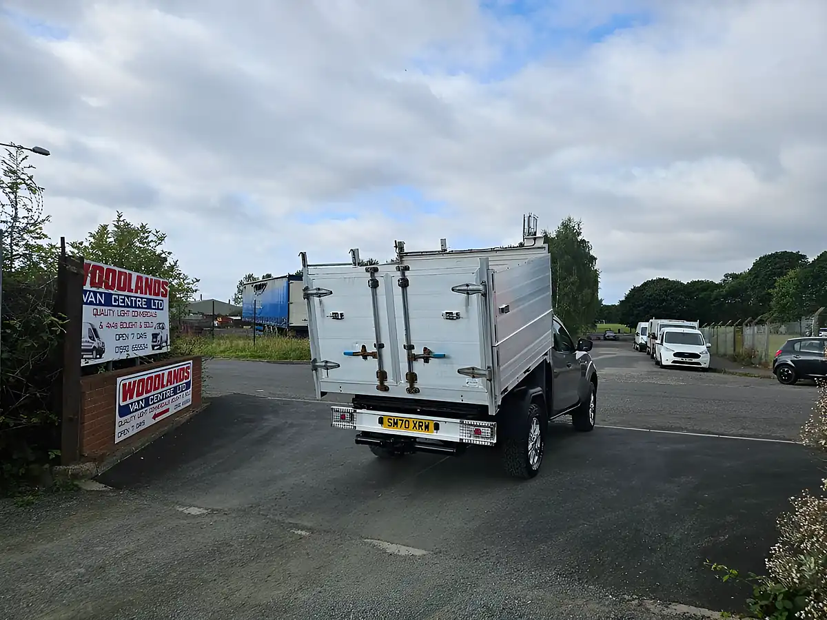 Used 2021 Nissan Navara Acenta Grey - Interior and Exterior details 8